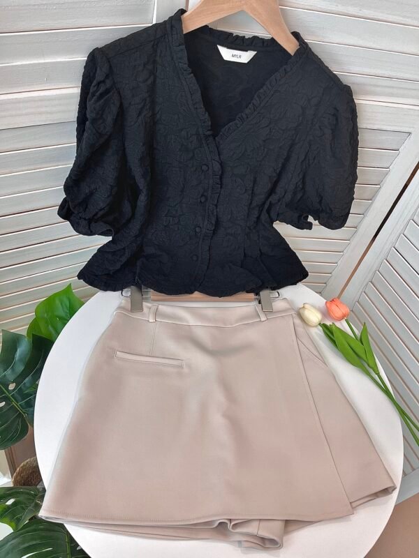 UNIQUE CUTWORK BLOUSE 小众木耳花边小上衣