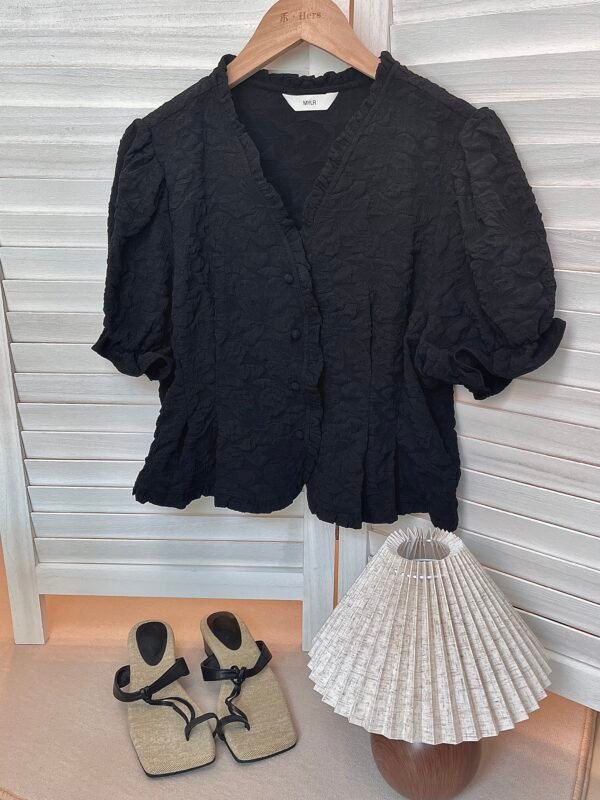 UNIQUE CUTWORK BLOUSE 小众木耳花边小上衣