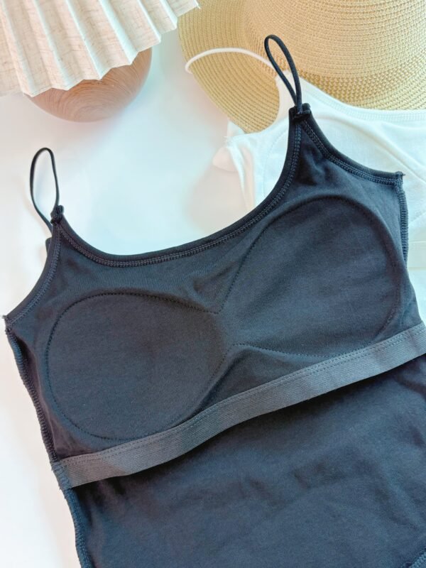 SINGLET WITH SPONGE BRA 镂空设计吊带背心