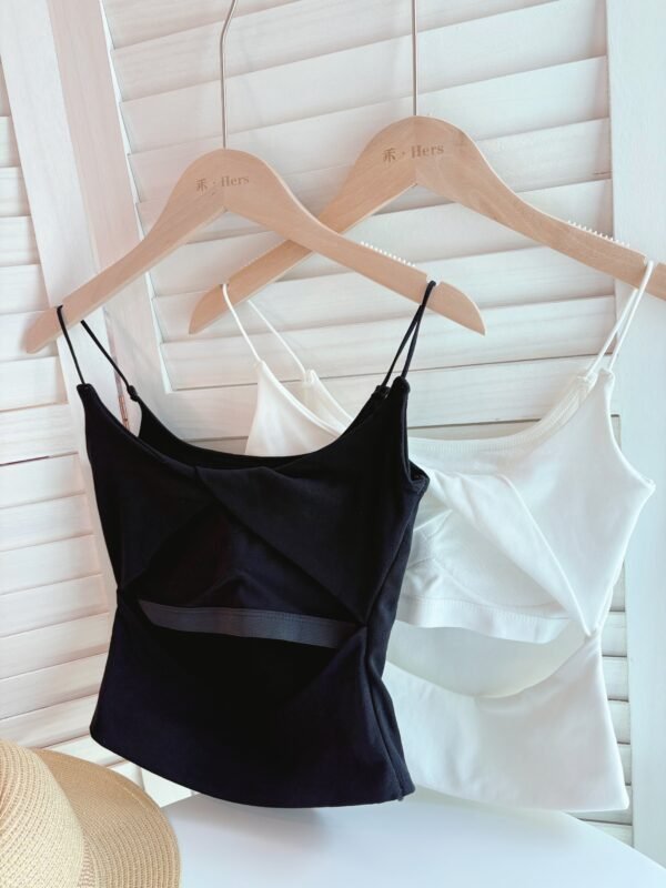 SINGLET WITH SPONGE BRA 镂空设计吊带背心